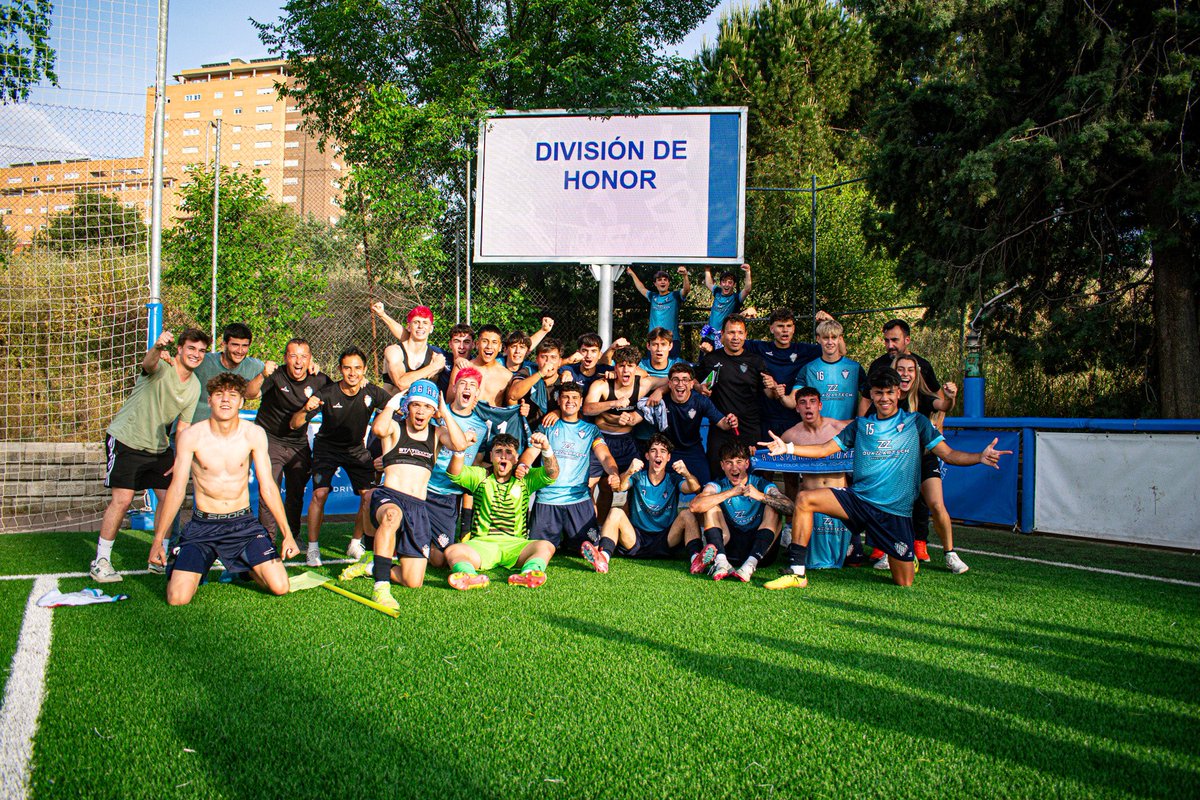 SportingDeHorta's tweet photo. ⚽️ 𝐔𝐍 𝐀𝐒𝐂𝐄𝐍𝐒𝐎 𝐏𝐀𝐑𝐀 𝐋𝐀 𝐇𝐈𝐒𝐓𝐎𝐑𝐈𝐀 ⚽️

¡SOMOS DE DH! 🏆 El Juvenil “A” vuelve a lograr una hazaña inolvidable y consigue el ascenso a la máxima categoría por 2ª vez en nuestra historia.

¡ENHORABUENA A JUGADORES Y CUERPO TÉCNICO!

Y gracias a vosotros, afición. https://t.co/dA5X7I8ySD