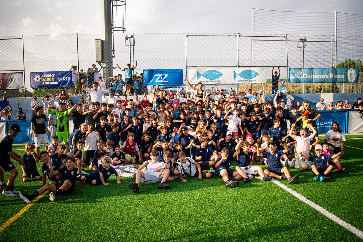 SportingDeHorta's tweet photo. ⚽️ 𝐔𝐍 𝐀𝐒𝐂𝐄𝐍𝐒𝐎 𝐏𝐀𝐑𝐀 𝐋𝐀 𝐇𝐈𝐒𝐓𝐎𝐑𝐈𝐀 ⚽️

¡SOMOS DE DH! 🏆 El Juvenil “A” vuelve a lograr una hazaña inolvidable y consigue el ascenso a la máxima categoría por 2ª vez en nuestra historia.

¡ENHORABUENA A JUGADORES Y CUERPO TÉCNICO!

Y gracias a vosotros, afición. https://t.co/dA5X7I8ySD