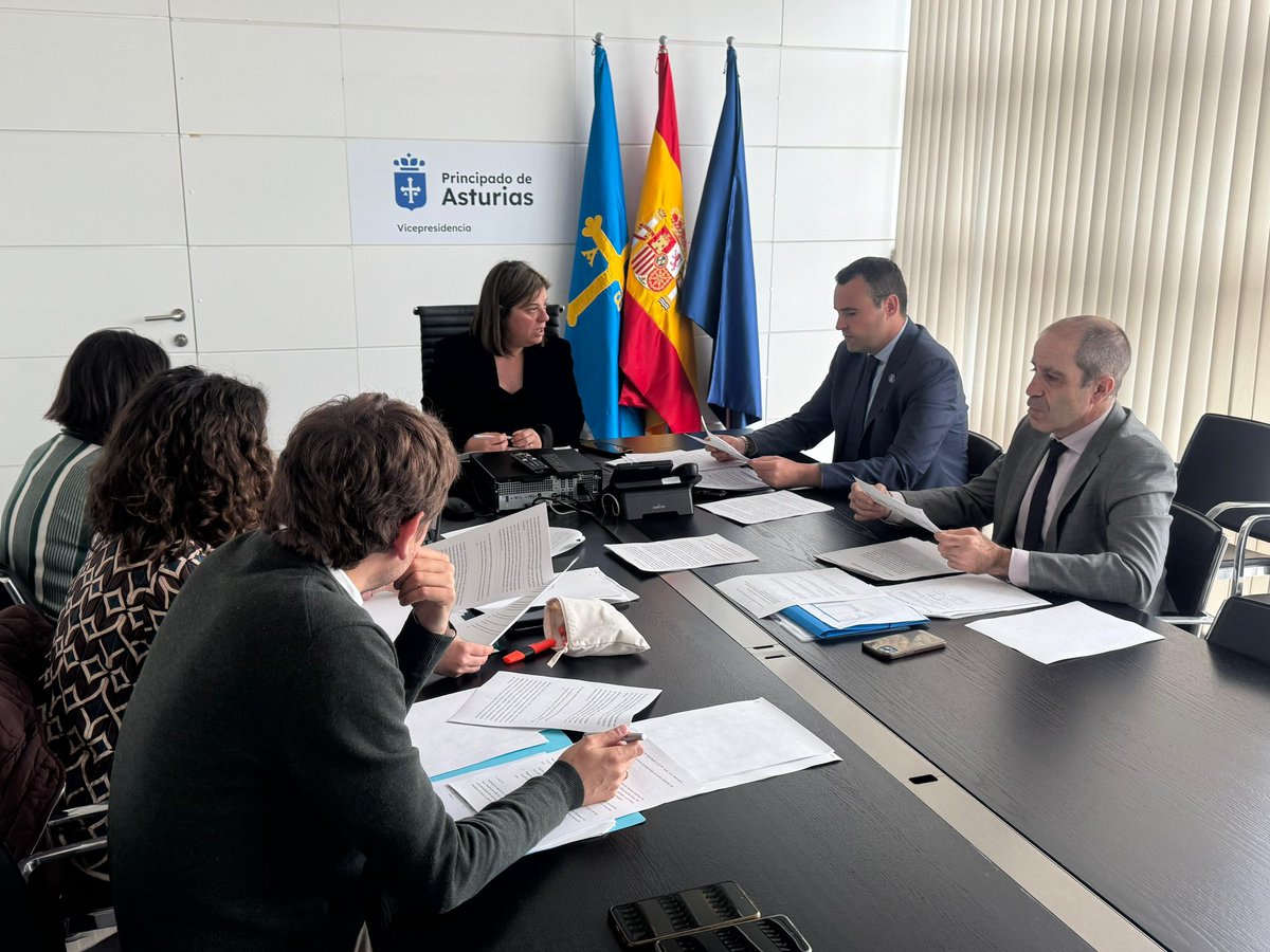 Seguimos trabajando en las propuestas que avancen en la mejora de la educación pública asturiana.