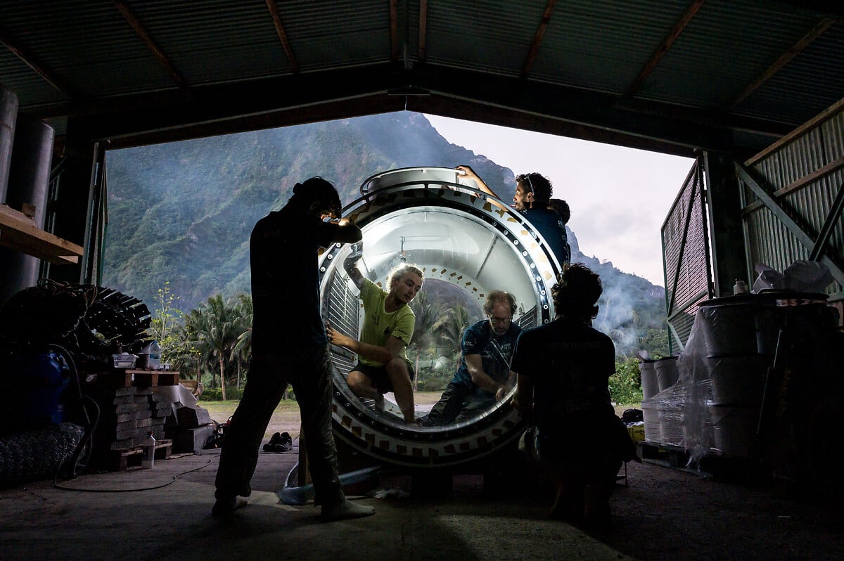 StellantisNAEsp's tweet photo. .@Peugeot y @UnderThePole se sumergen en un nuevo reto: diseñar Cápsula II, el hábitat submarino del futuro. Confort, tecnología y sostenibilidad al servicio de la ciencia, para seguir explorando y protegiendo nuestros océanos. 🌍🤝 #Peugeot #UnderThePole #StellantisGlobal https://t.co/qXBLk1ZAZT