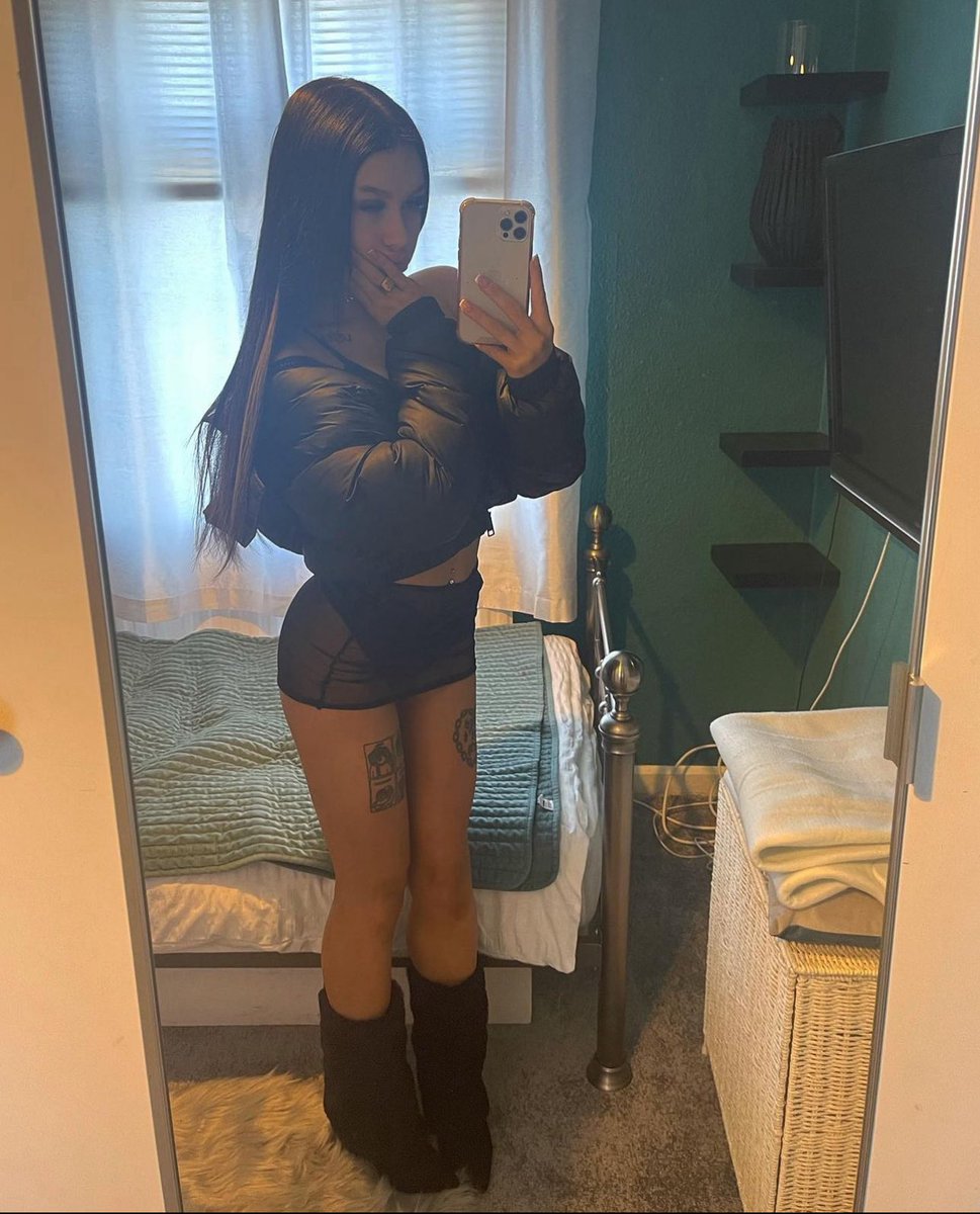 LexieSnow85890's tweet photo. @figxres Let’s have some fun x https://t.co/nL76zigmfd