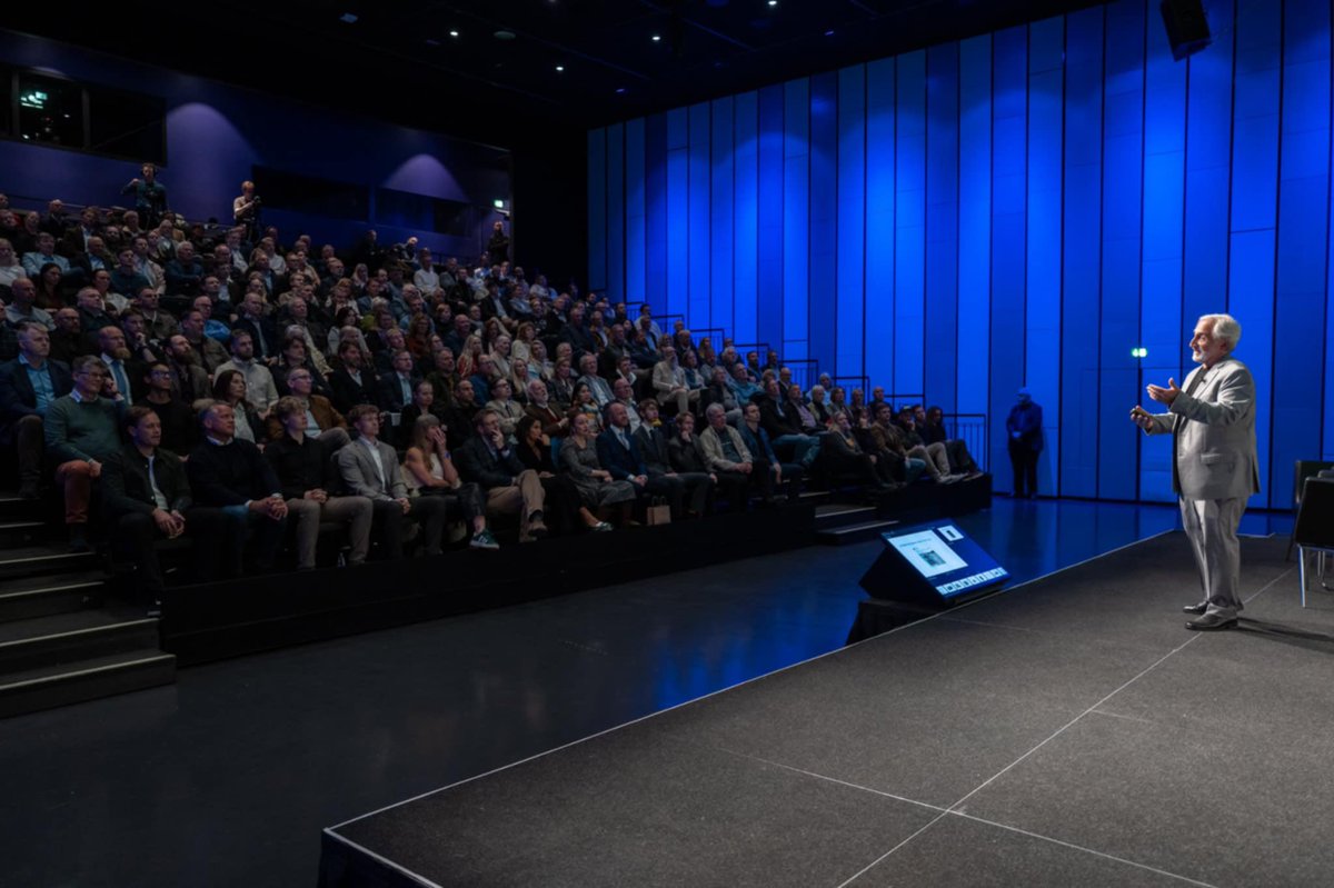 Gad Saad (@gadsaad) on Twitter photo Sold out crowd at Harpa last night. Thank you <a href="/gunnlaj/">Gunnlaugur Jónsson</a> for your incredible hospitality. Iceland!🇮🇸 Sold out crowd at Harpa last night. Thank you <a href="/gunnlaj/">Gunnlaugur Jónsson</a> for your incredible hospitality. Iceland!🇮🇸