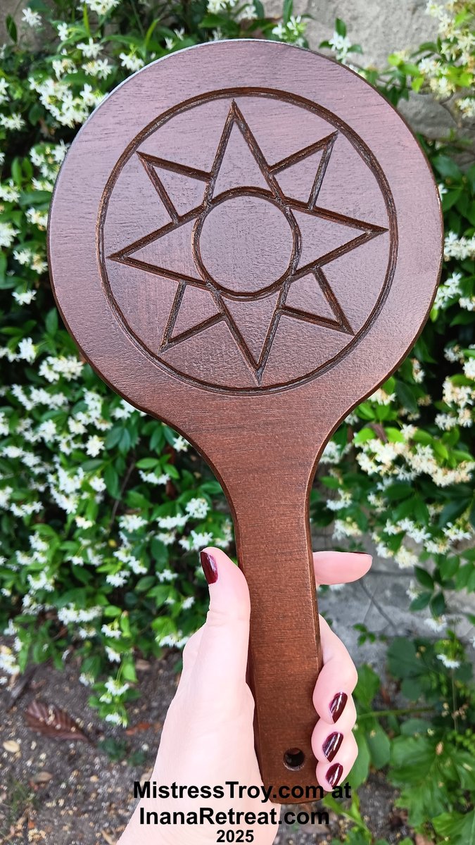 A wonderful gift from <a href="/SlaveFrisup/">Ton 🇳🇱</a> at Inana FemDom Retreat 2025 in Sardinia with <a href="/AnneONomis/">Anne O Nomis</a> -- handmade paddle with the Inana star.