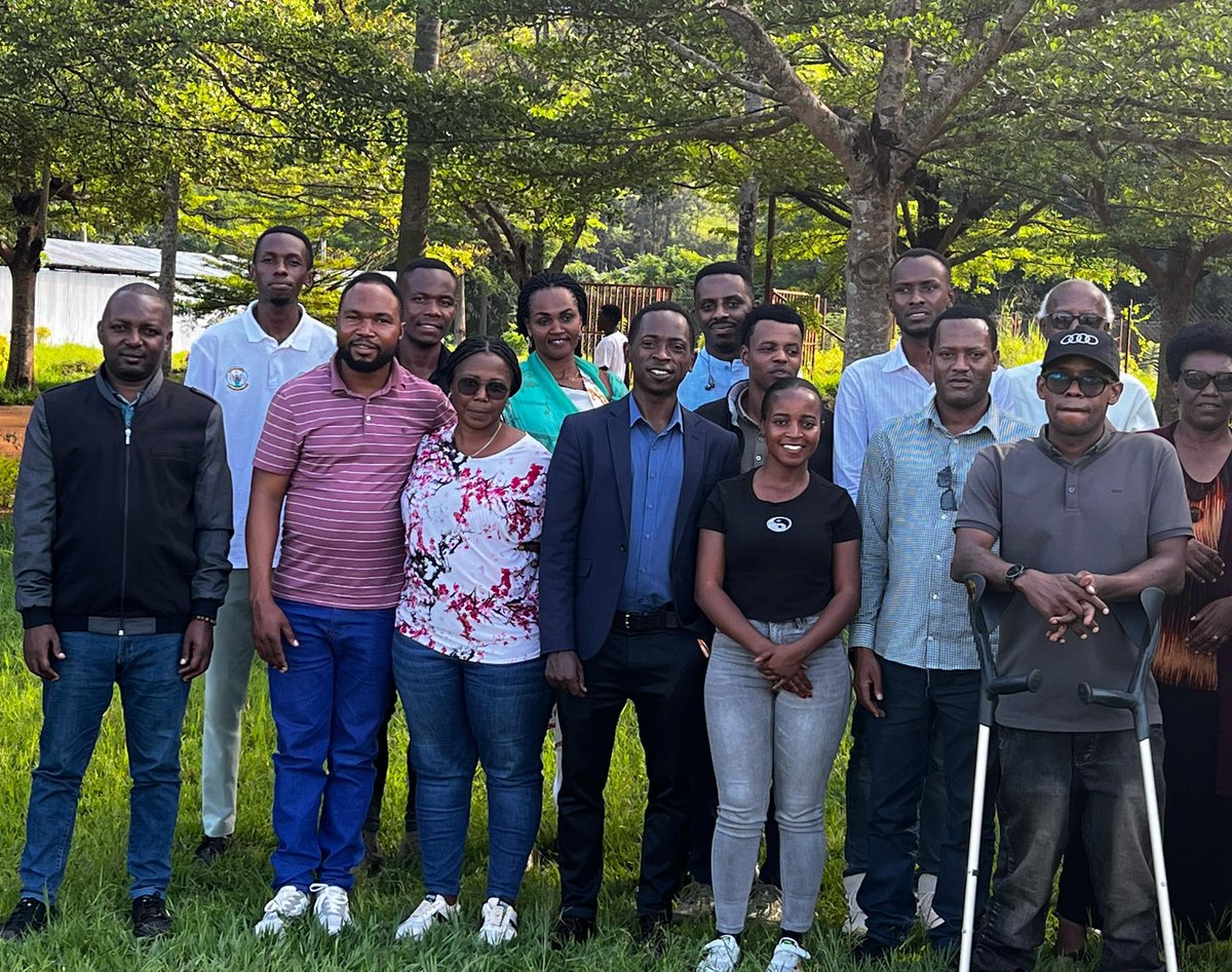 ENERGY RADIO (RW) (@energy888fm) on Twitter photo Kuri uyu wa 03 KAMENA 2025, <a href="/OfabRwanda/">OFAB Rwanda</a> yatangije amahugurwa y'iminsi Itandatu agamije kongerera ubumenyi Abahinzi, Abanyamakuru n'abafatanyabikorwa mu buhinzi bw’ibihingwa byongerewe ubushobozi (Biotech crops), mu rwego kuzamura ubumenyi bwabo, ubukangurambaga n’ubufatanye mu Kuri uyu wa 03 KAMENA 2025, <a href="/OfabRwanda/">OFAB Rwanda</a> yatangije amahugurwa y'iminsi Itandatu agamije kongerera ubumenyi Abahinzi, Abanyamakuru n'abafatanyabikorwa mu buhinzi bw’ibihingwa byongerewe ubushobozi (Biotech crops), mu rwego kuzamura ubumenyi bwabo, ubukangurambaga n’ubufatanye mu