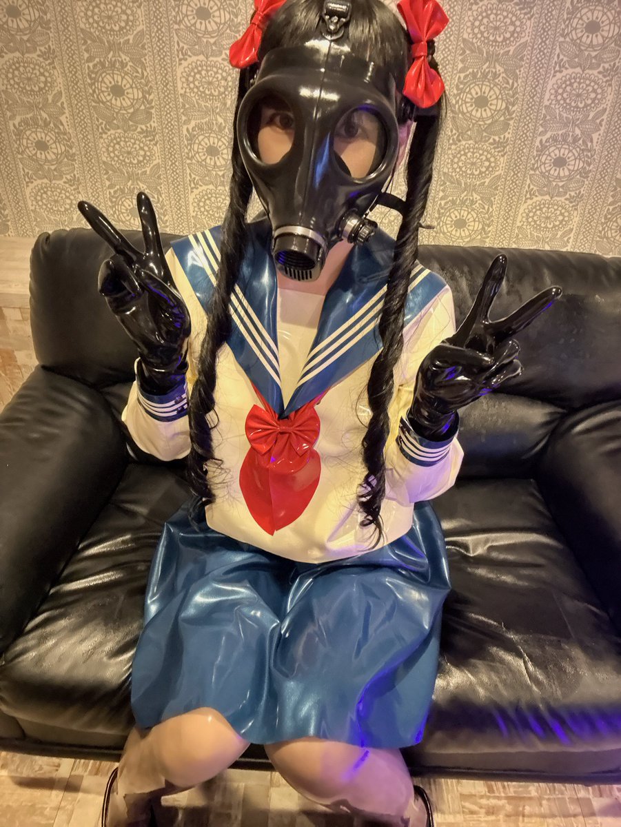 ガスマスク萌え♡

#ラバー #ラバーフェチ #rubber #latex