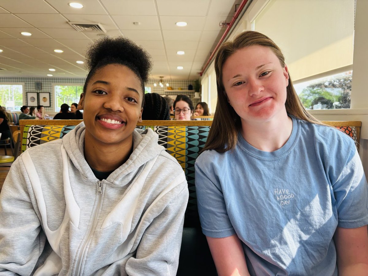 Fun breakfast today with these MSU WBB grads! 💚 💚 💚
