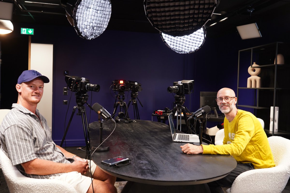 🔥🎙 Superbe échange avec <a href="/jousset_kevin/">KEVIN JOUSSET</a> dans nos studios à Nice. Départ de l'UFC, avenir, réflexions sur le MMA et son organisation : interview régal et 100% honnêteté à retrouver ce vendredi sur <a href="/jablife_mma/">JAB LIFE</a>