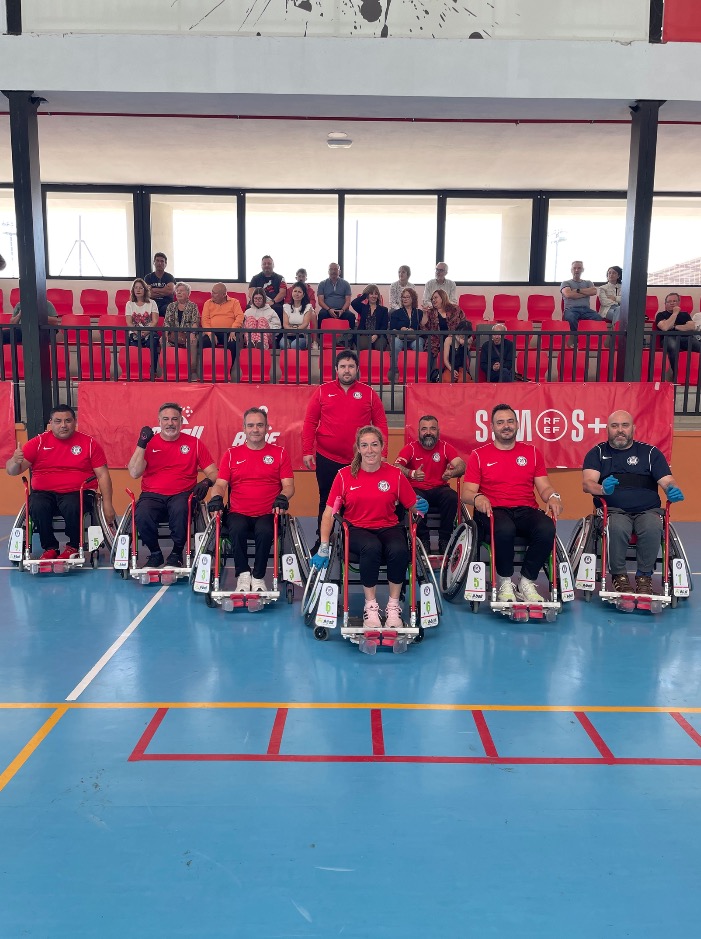 Muy orgullosos de la participación de nuestro equipo de A-Ball en la liga ‘Fútbol para Tod@s’. Con la capitana Rebeca León al frente, han sido un ejemplo de coraje y corazón transmitiendo valores en un equipo muy junior 💪