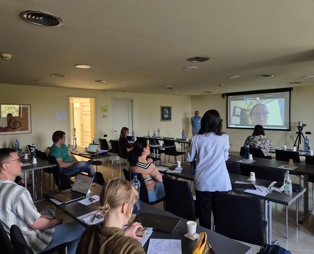 candy_h2020's tweet image. The #CANDYMasterclass kicks off in Barcelona☀️
Welcome to our #ECRs joining ahead of #CANDY_GA2025🎓
Today's programme:
🧠Inflammation in NDCs, Lot de Witte
👀Eye tracking in autism & ADHD, Terje Falck-Ytter
📚Dev. Psychopathology, Jan Buitelaar
Excited for great talks&exchange!