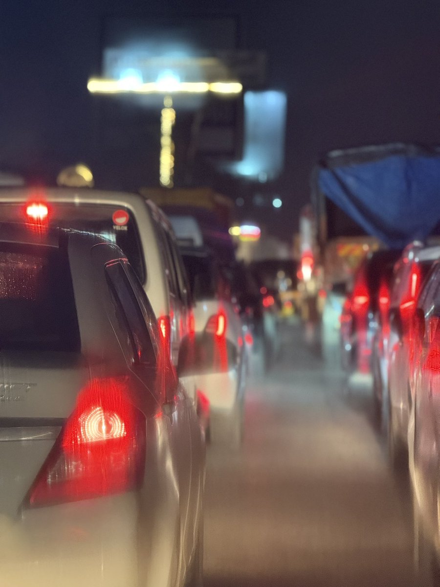 doubtfuldoctor's tweet photo. Why our patientce is tested every time. 2 hrs to complete 11 kms. Theres horrible jam at near mankoli. Pls help @Dev_Fadnavis @ThaneCityPolice https://t.co/HW65eDWpxQ