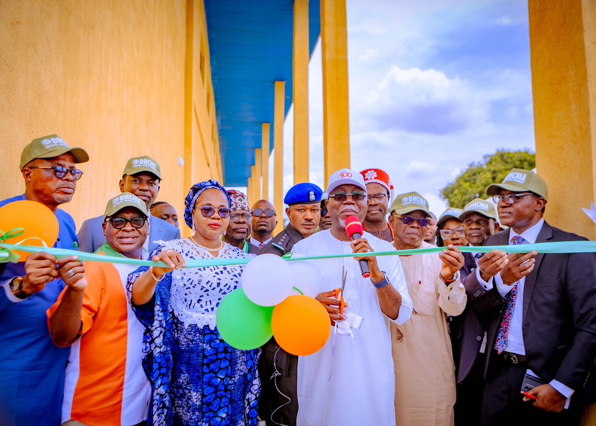 OndoStateOnline's tweet image. BREAKING: Governor @LuckyAiyedatiwa marks 100 days in office with major healthcare milestone! 
Ondo State's upgraded pharma-grade drugs warehouse is now operational, ensuring quality &amp;amp; affordable medicines for citizens #OndoState #HealthcareRevolution
