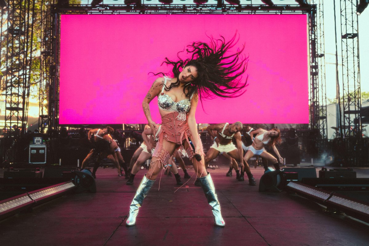 LGBTQ Pride 2025 Celeb Photos: Cynthia Nixon Hits the Red Carpet in NYC, Lizzo and Cara Delevingne Celebrate in West Hollywood variety.com/gallery/lgbtq-… via @variety