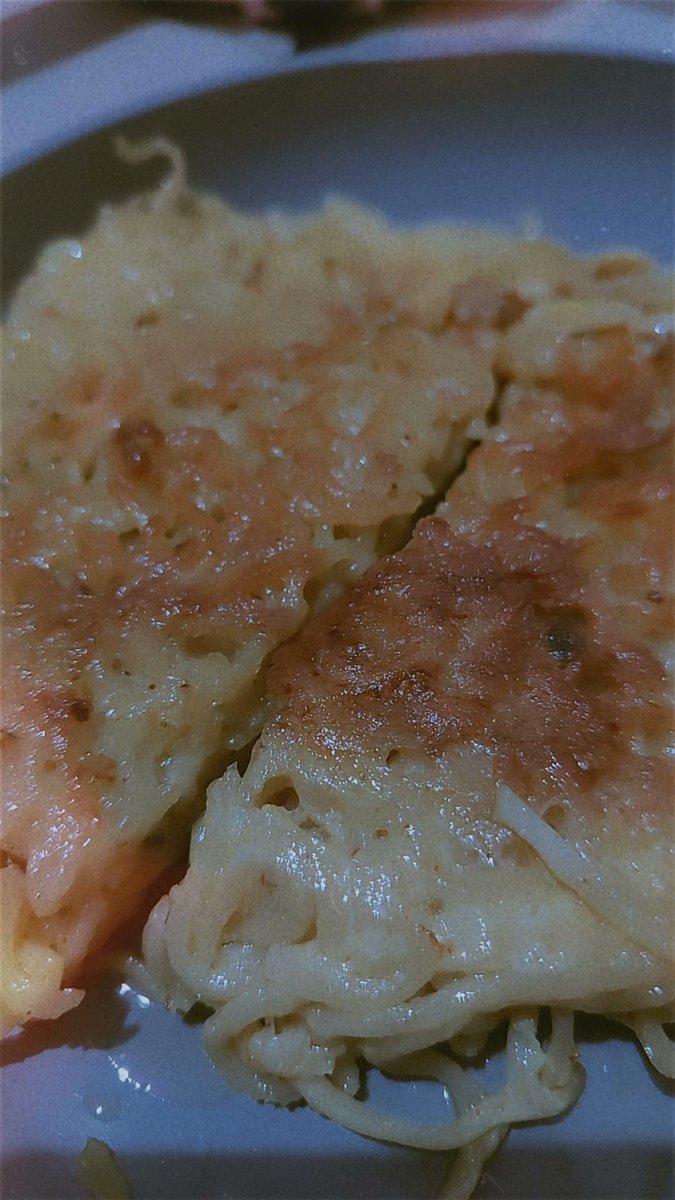 cco0kiesncream's tweet photo. Pii, aku bikin omelet kesukaan kamuu! Udah lama banget aku ga bikin, next aku bikin lagi, kita makan bareng yaa! HARUS! 
Kali ini aku coba masak pake panci listrik, lama buangat wkwk
Miss u pii❤ https://t.co/w4ZVcD4eyD