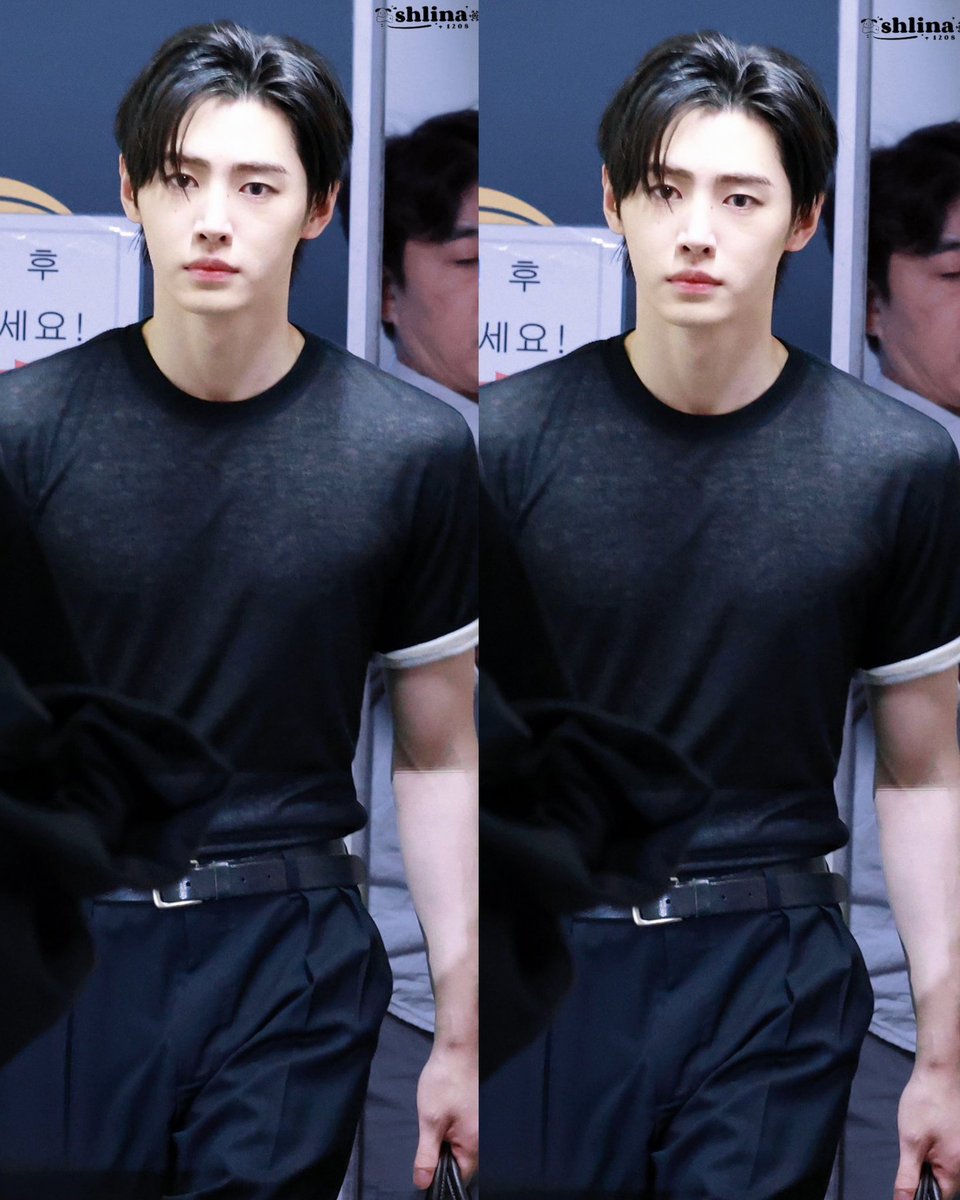 hourly_sh's tweet photo. ohmygod sunghoon in this fit https://t.co/Lk3C7wsCRL