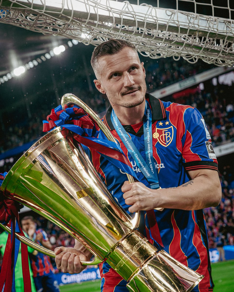 Lieber Tauli,

nach all den Jahren in Rotblau ist es Zeit, Danke zu sagen. Auch wenn Worte kaum ausreichen für das, was du für diesen Verein warst und immer bleiben wirst.

Du warst mehr als nur ein Spieler. Du warst ein Kämpfer, ein Leader, jemand, der Spuren hinterlassen hat.