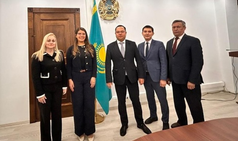 Venezuela y Kazajistán abordan fortalecimiento de cooperación ambiental.

Una reunión sostenida entre la presidenta del Instituto Nacional de Parques (Imparques), Rosinés Chávez Rodríguez y su par de la Institución Estatal Republicana “Comité de Silvicultura y Fauna Silvestre”,