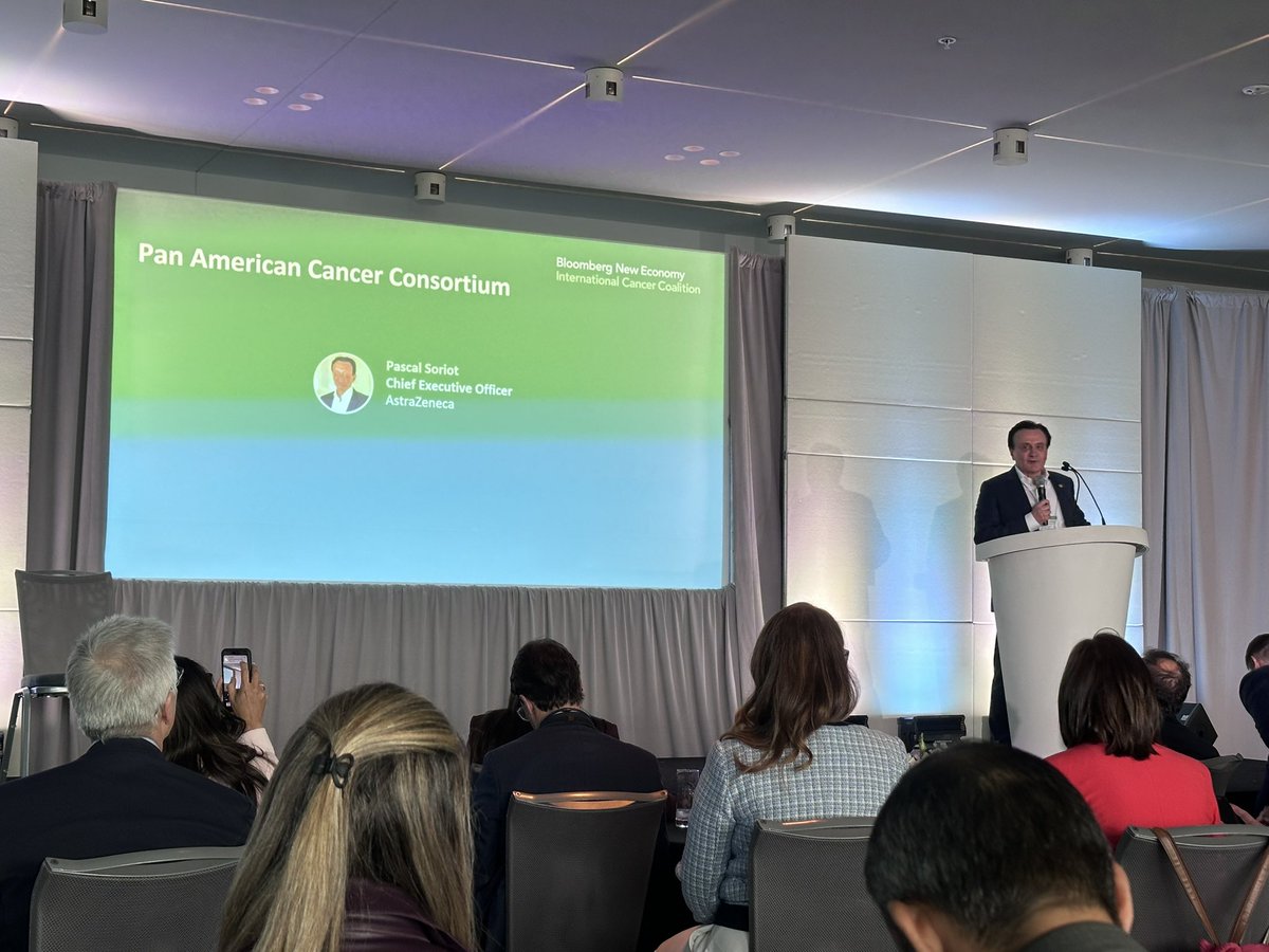 JorgeAlatorreA1's tweet image. It was an honor to join the first meeting of the Pan-American Consortium — a group I hope will help strengthen the Americas beyond borders, through collaboration between countries and institutions, to better serve our patients. 🌎🤝 #LungCancer @DrClaudiomartin @AstraZeneca