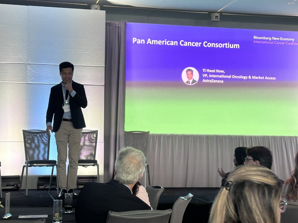 JorgeAlatorreA1's tweet image. It was an honor to join the first meeting of the Pan-American Consortium — a group I hope will help strengthen the Americas beyond borders, through collaboration between countries and institutions, to better serve our patients. 🌎🤝 #LungCancer @DrClaudiomartin @AstraZeneca