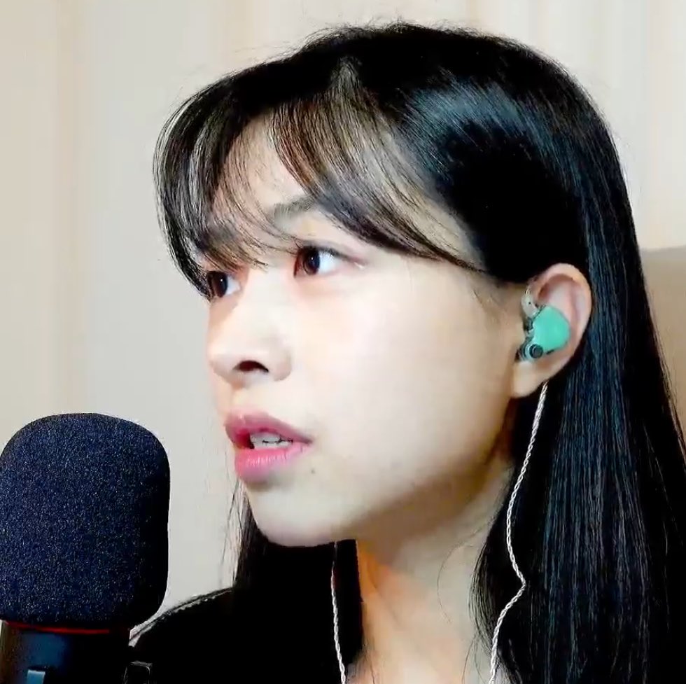 보이는라디오 이거디게조은거구나🤍🫧🤍