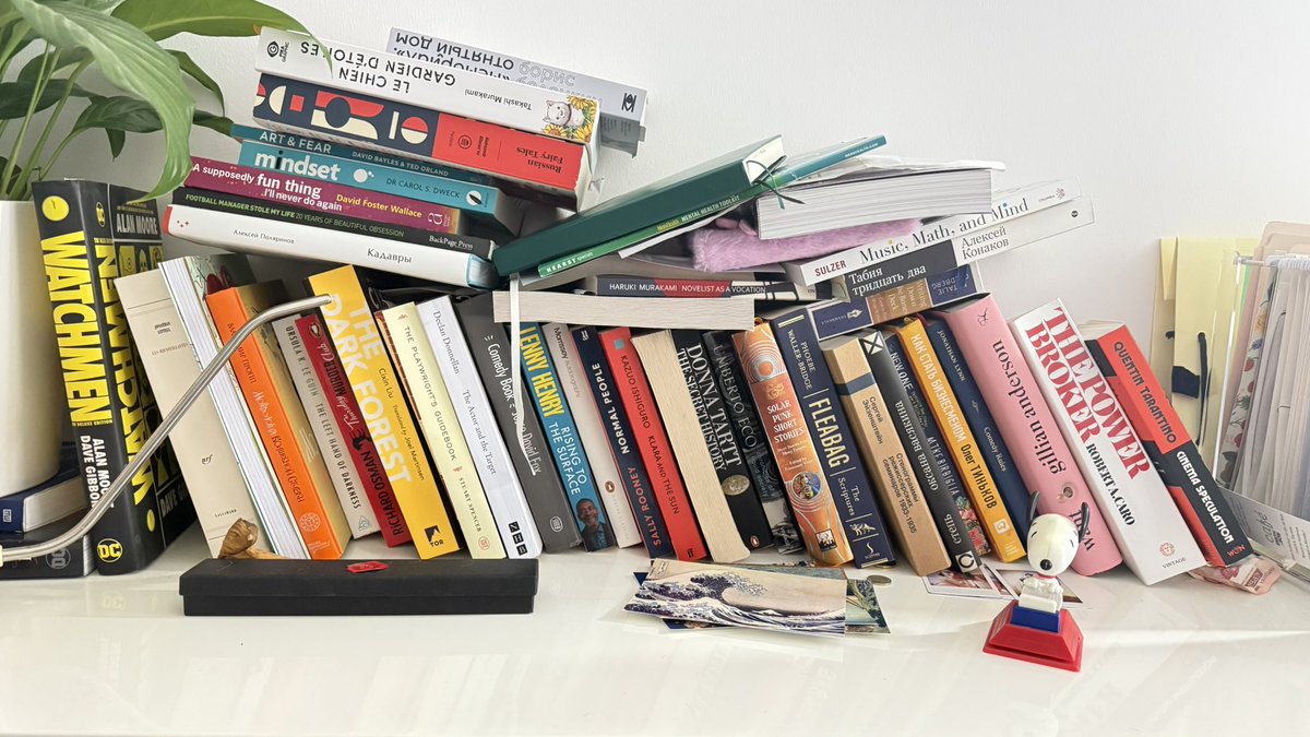 Today marks a year since I decided to never buy paper books again in emigration. I think I'll celebrate with a trip to the bookstore.