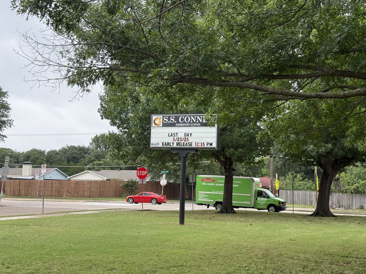 EarlyLearnWill's tweet image. Back where it all started! ✌🏼Hired as a teacher in DISD June 2009 at SS Conner Elementary. #GreatMemories
#GreatFriends