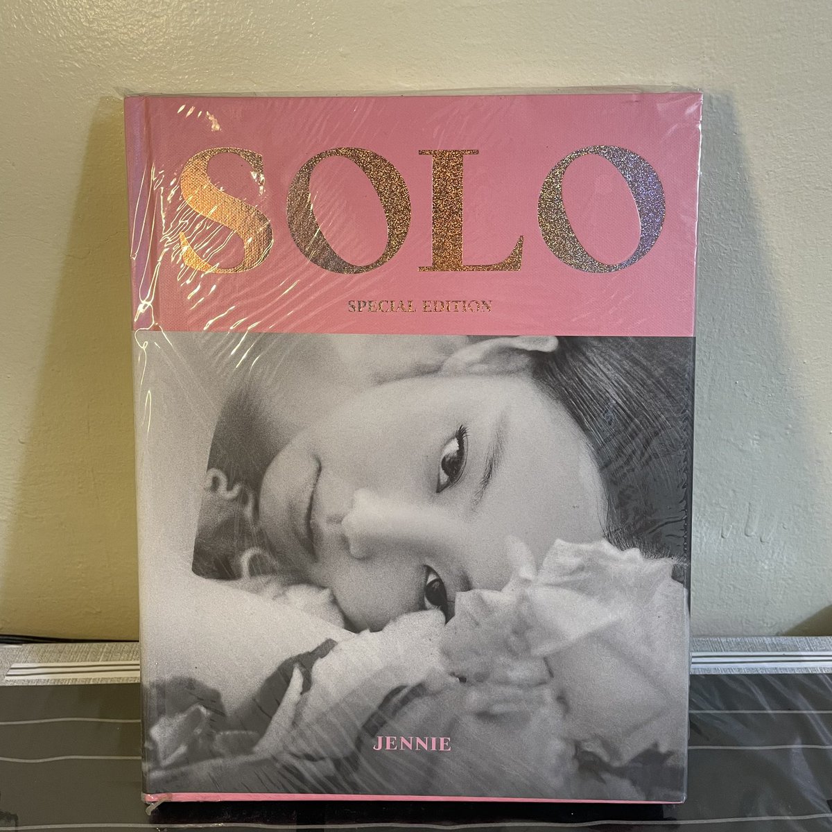 BeulpingShopPH's tweet photo. [ONHAND] Jennie Solo Photobook 

1250 PHP

Please DM us to order
Unsealed
No PC

What you see is what you get

#BeulpingONHAND https://t.co/RDReFMrOi8