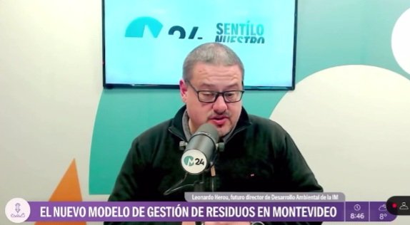 Mario Bergara poniendo la mirada en un tema tan importante cómo lo es los residuos.
Excelente designación <a href="/Leoherou/">Leo Herou</a> será el próximo Director de Desarrollo Ambiental ♻️ en la intendencia de Montevideo. 

"La cercanía con la gente! Será clave en el nuevo plan de limpieza IM"