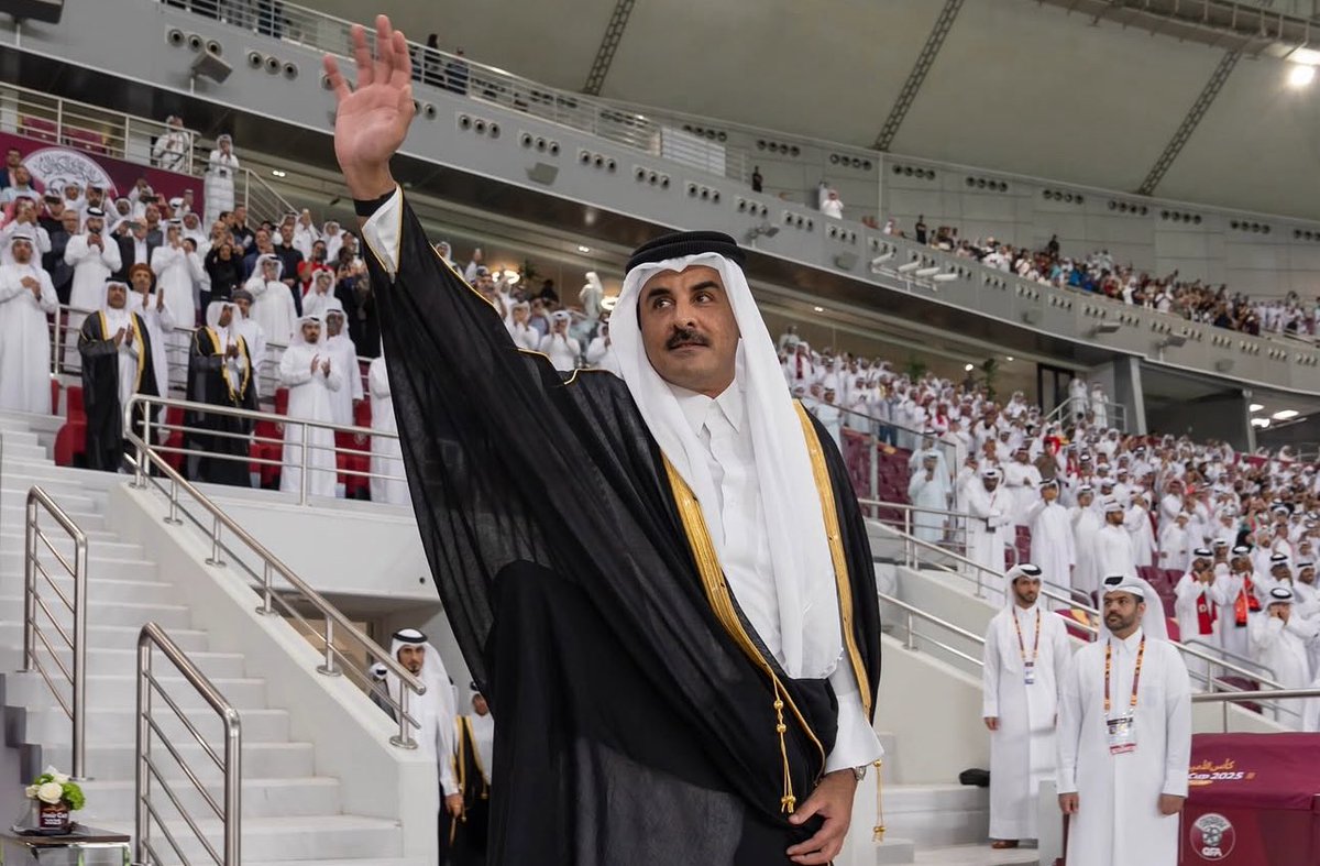 تاريخ ميلاد النقاء والوجه الابيض والفعول
والحنكة المتوارثة والضربة اللي فالصميم 

مع حفظ حق الناس لكن بعد ربي والرسول 
مايحمد الا ابو حمد ولا يتم الا تميم

<a href="/TamimBinHamad/">تميم بن حمد</a>