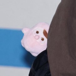 rockchicqt's tweet photo. SHUT UP JAY HAS PRETTY BUBBLE KEYCHAIN FROM THE PUCKY BEANIE BUBBLE UP SERIES 😭😭😭 https://t.co/RFAuWOS0EI