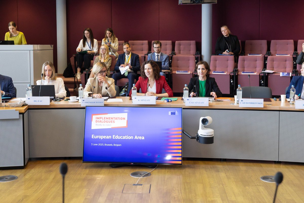 A big thank you to all the representatives and experts from the education and training sector for sharing your valuable insights and advice.

Our shared objective: an inclusive #EEA that empowers teachers and learners, strengthens democracy and boosts Europe’s competitiveness —