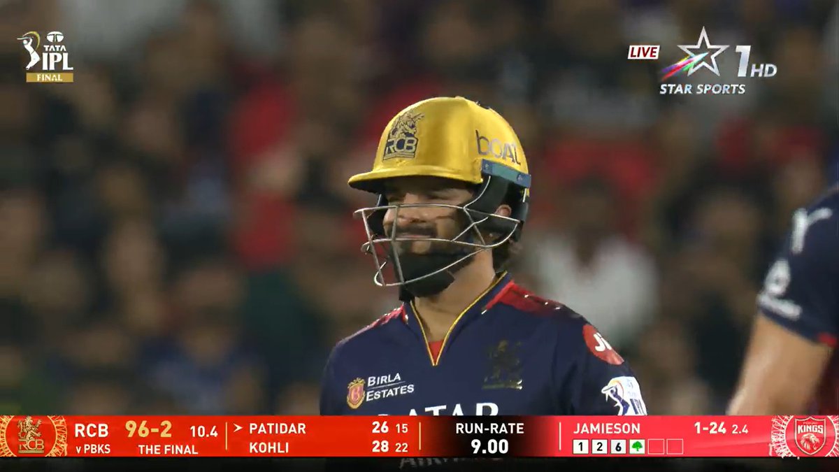 imArshit's tweet image. Rajat Patidar departs for 26 off 16 balls. A promising start cut short. 

#Cricket #Patidar #MatchUpdate #IPLFinals #RCBvsPBKS