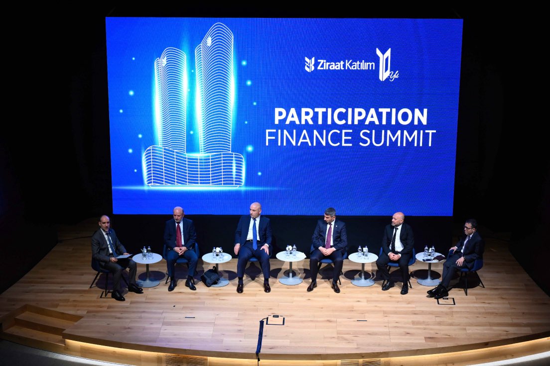 Kuruluşumuzun 10. yılı kapsamında İstanbul Finans Merkezi’nde düzenlediğimiz Katılım Finans Zirvesi’nde, yurt içinden ve yurt dışından değerli katılımcıları ağırlayarak sektöre dair güncel gelişmeleri değerlendirdik.

Ziraat Kuleleri’nde gerçekleştirdiğimiz zirvede; kamu, akademi