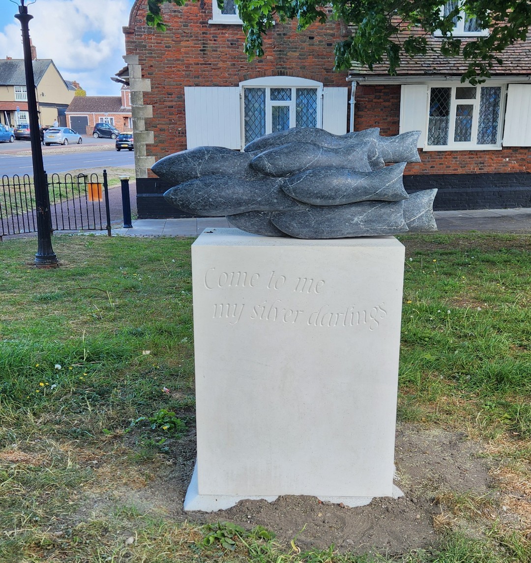 Here’s a look at a new sculpture, "Shoal" by Mark Goldsworthy — part of the Great Yarmouth Art Trail, officially launching next Friday! 🐟  A tribute to our fishing heritage and the legendary “silver darlings.” Stay tuned for full event details!
#GYArtTrail #LoveGreatYarmouth