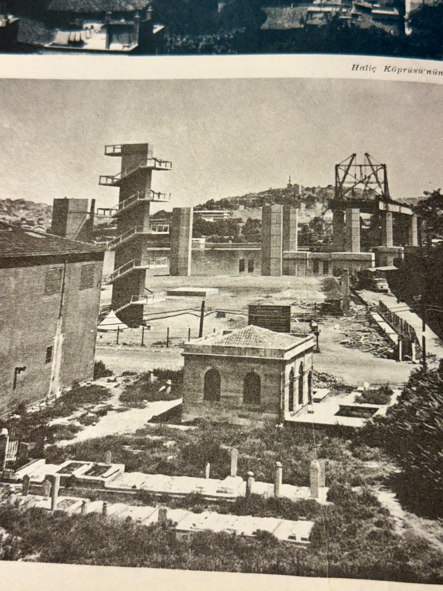 Haliç Köprüsü’nün önce yaya merdivenleri yapılmış. 🤔