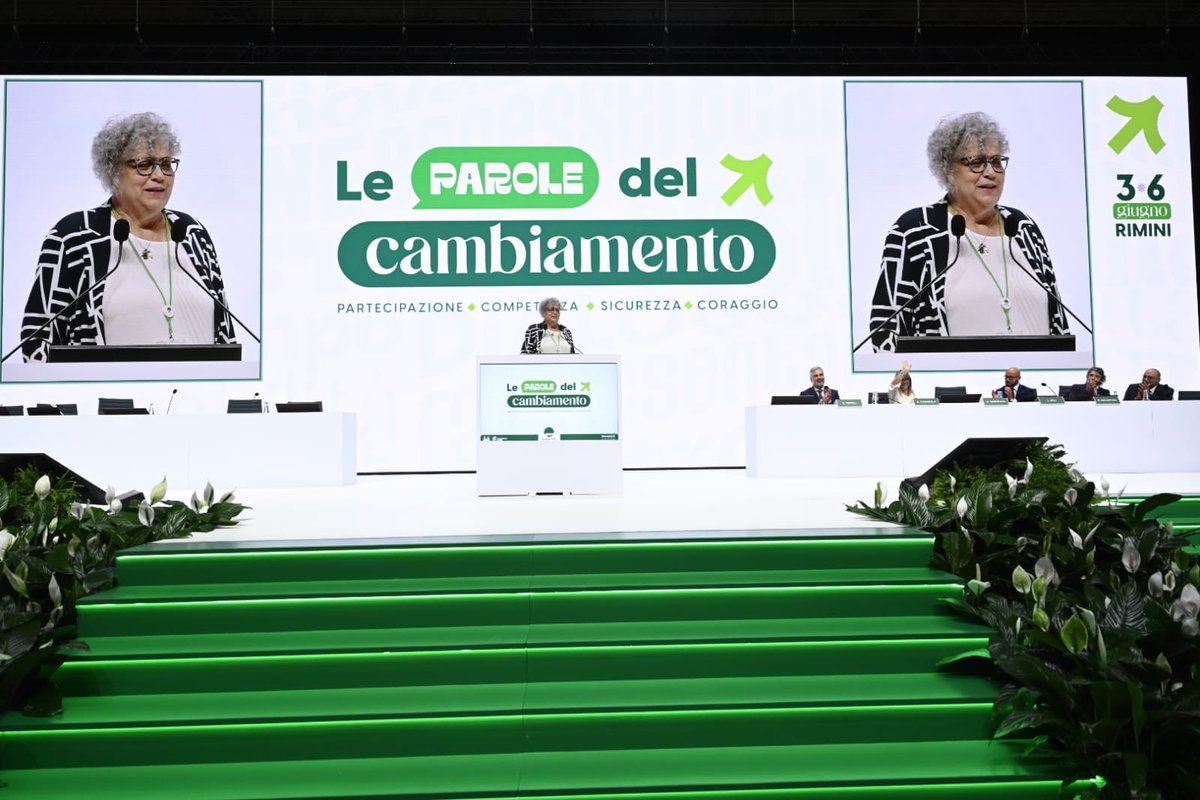 FemcaCISL's tweet photo. 🟢📣Relazione di apertura della Segretaria Generale #Femca #NoraGarofalo al VII Congresso Nazionale in corso a Rimini: "L’attuale scenario economico e politico globale è incerto, come mai avvenuto in passato, e siamo in un tempo  di grande #cambiamento tra i conflitti e la #transizione digitale, ecologica e demografica. Per questo sentiamo farsi più grande la responsabilità di contribuire a costruire nuove opportunità, a partire dalle riconversioni industriali, gestendo le trasformazioni e non subendole".
#leparoledelcambiamento #3giugno