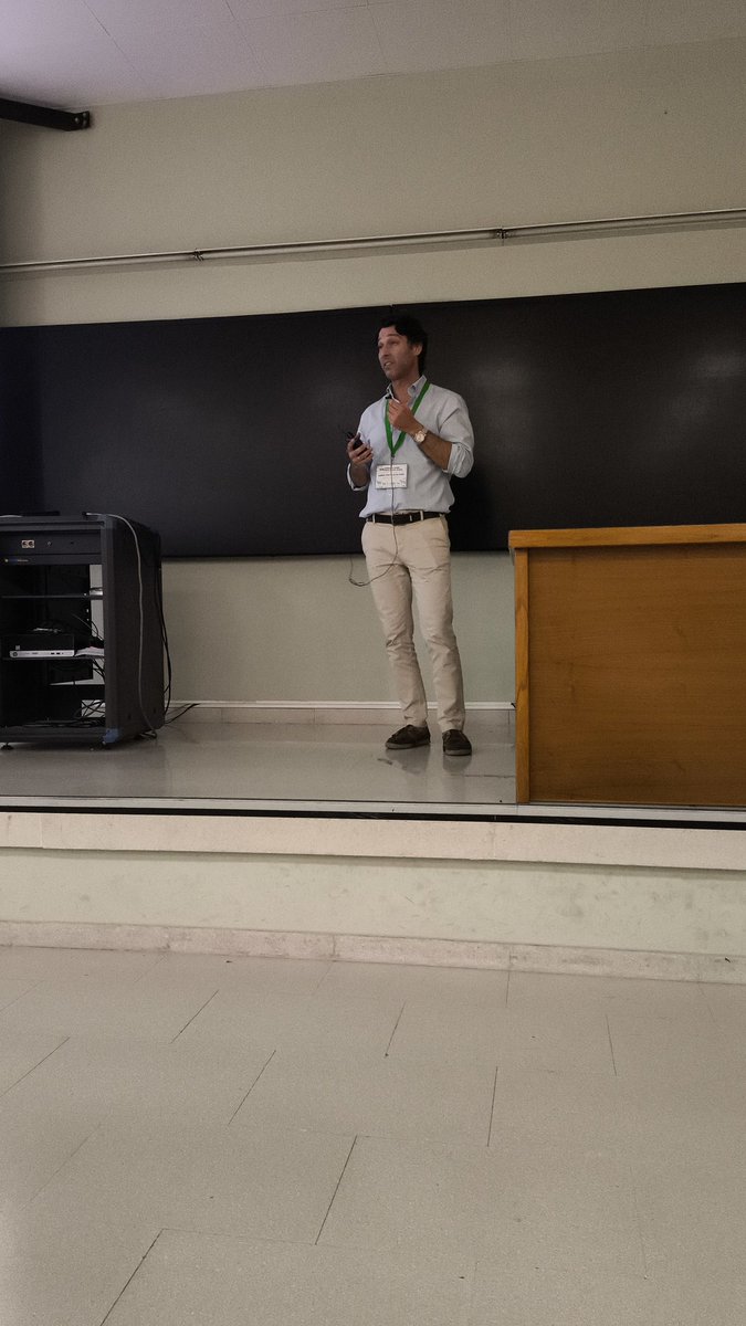 Otro de los nuestros hablando de paleogenomica
<a href="/MERAGEM/">MERAGEM</a> <a href="/VeterinariaUCO/">Facultad de Veterinaria UCO</a> #JornadasAIDA2025