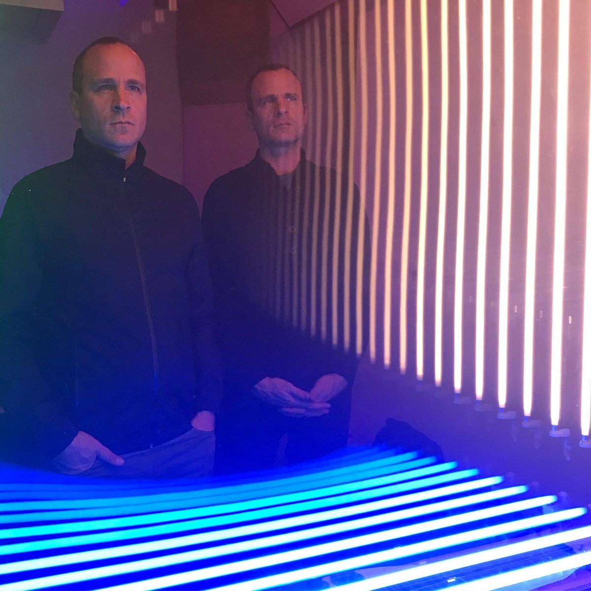 Philadelphia's Soft Skies Inc return with a new power pop meets jangle pop single!
ifitstooloud.com/2025/06/soft-s…