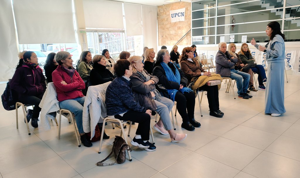 🏛️ ¡Llegaron las Jornadas de Conciencia y Salud de Personas Mayores!

🧓🏽 Nos encontraremos una vez al mes. En julio, el foco estará en las familias y cómo fortalecer el vínculo con un ser querido que transita la demencia.