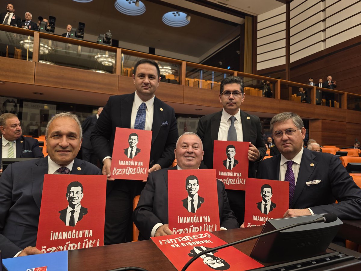 Cumhurbaşkanı adayımız Ekrem İmamoğlu'nun Doğum gününde TBMM’de, "İmamoğlu'na Özgürlük " diyoruz.
Kurtuluş yok tek başına. 
Ya hep beraber, ya HİÇBİRİMİZ.
<a href="/Suat_Ozcagdas/">Suat Özçağdaş</a> 
<a href="/harunyildizli1/">Harun Özgür Yıldızlı</a> 
<a href="/AKDOGANumut/">Umut Akdoğan</a> 
<a href="/yalimhalici/">Hikmet Yalım Halıcı</a>