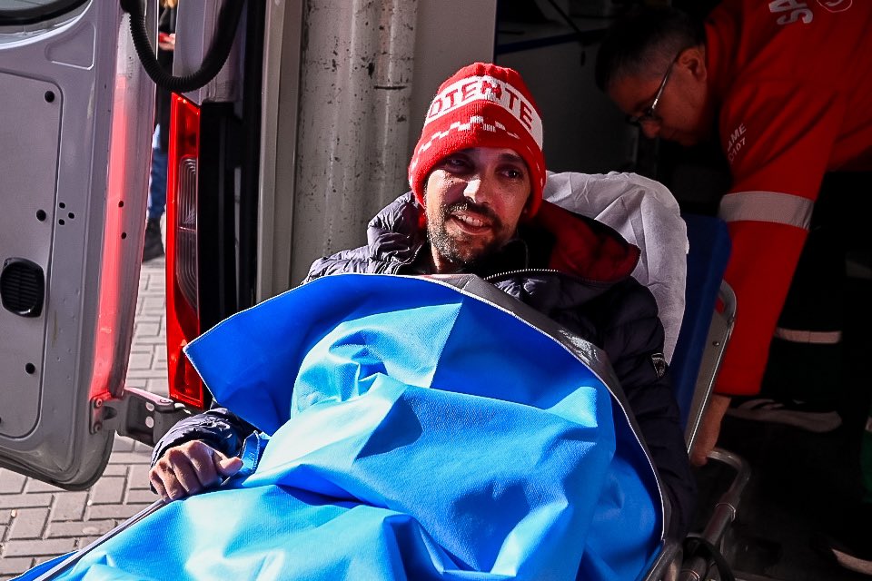 Y un día soleado, después de 82 días, Pablo Grillo dejó la terapia intensiva. Salió de donde nunca debió estar. Salió con una sonrisa amplia y luminosa. Vamoooo Pablo!!!