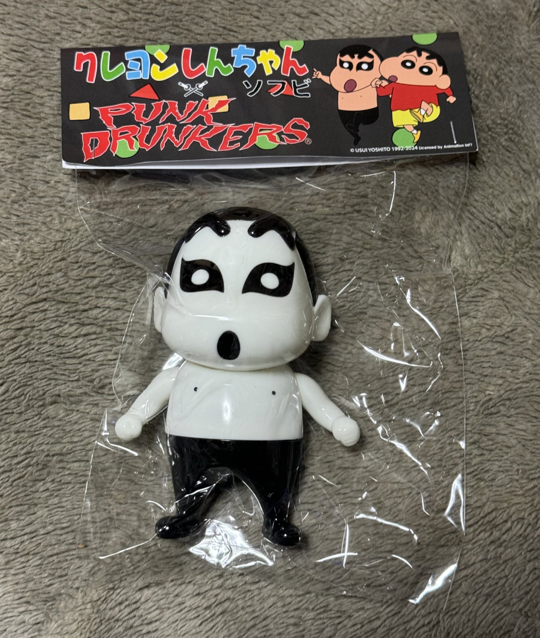 クレヨンしんちゃん PUNK DRUNKERS アイツぶりぶり 蓄光 ソフビ 世界数量限定】 クレヨンしんちゃん パンクドランカーズ アイツ