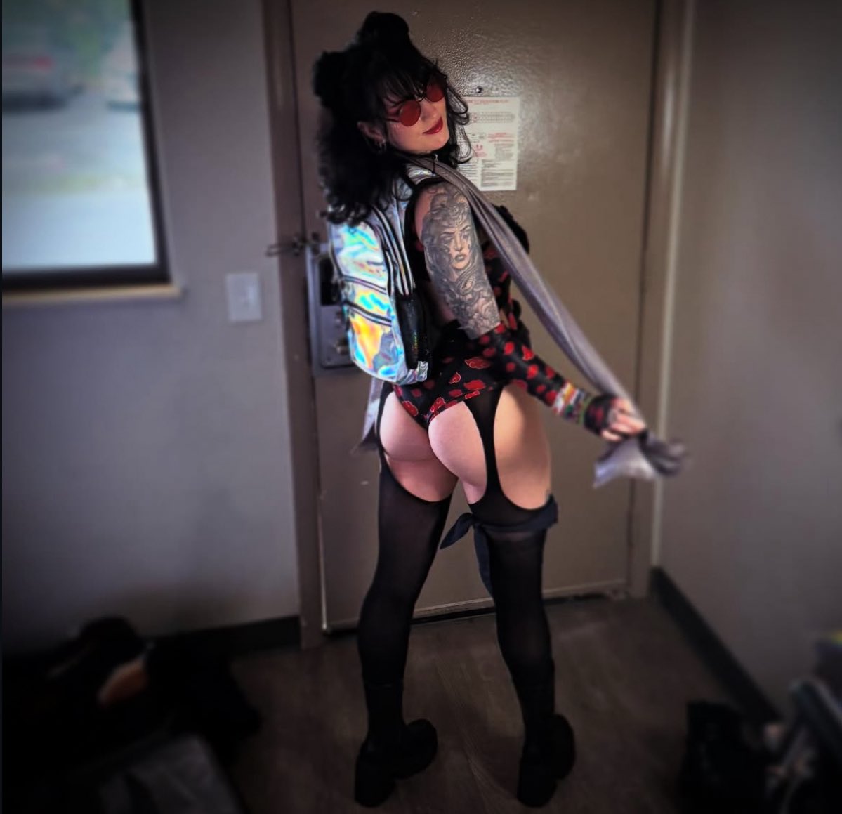 calamitybabes's tweet image. it’s giving… lack of hatred, Sasuke 💅🏻 #ProjectGLOW #festivalseason #wookies #ravebaddie #Akatsuki #NARUTO