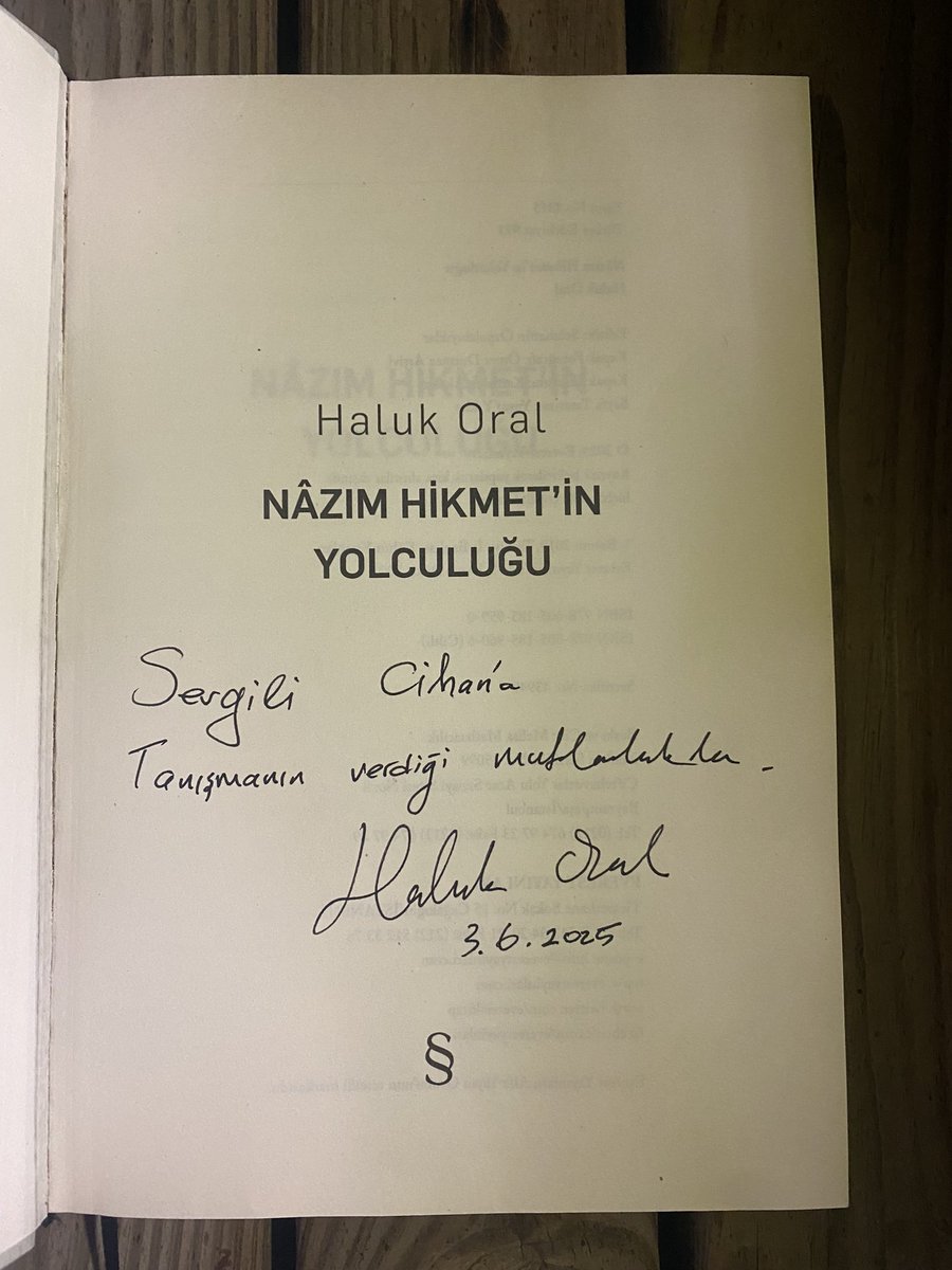 Kitabı yakın zamanda okumuştum. Haluk hocayla tanışıp kitabı imzalatmak bugüne kısmetmiş.
