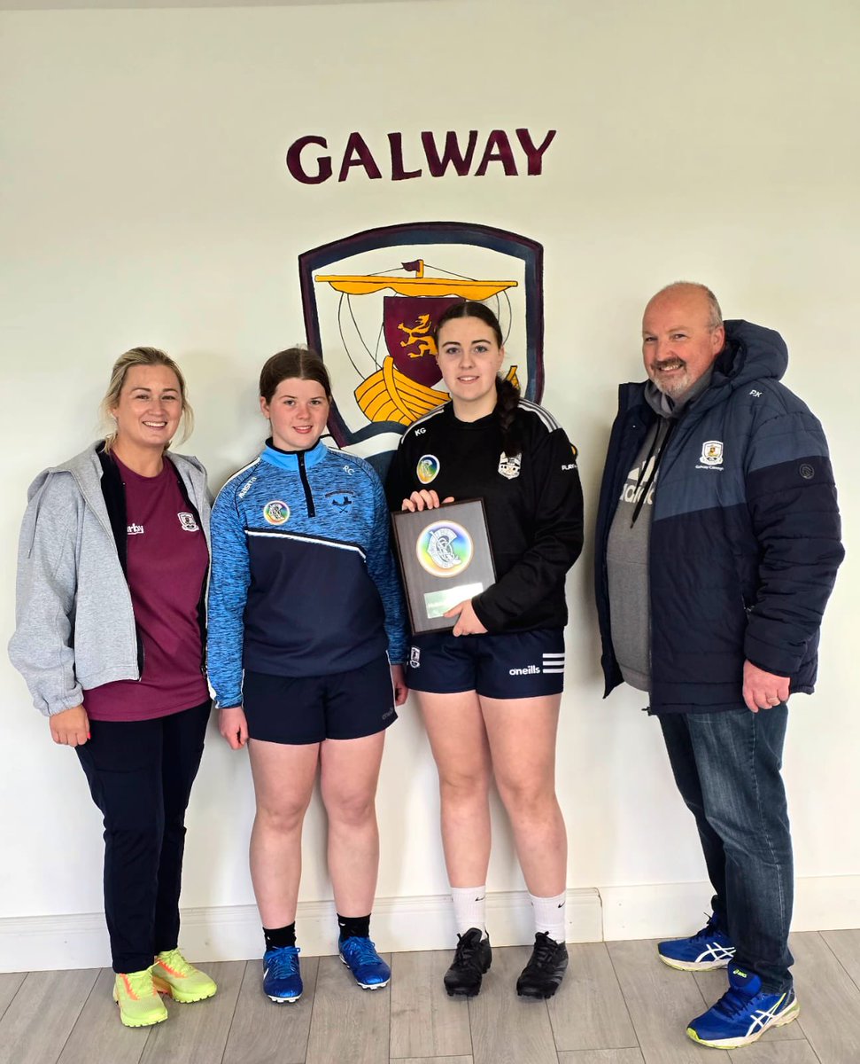 Well done to all our participants in the Poc Fada this evening in Kilrickle. 

Senior results 

1st place (93.9M)
Susan Earner 
Eyrecourt C.C

2nd place (91.9M)
Maeve Muldoon
Killimor C.C

3rd (87.6M)
Katie Gilchrist
Shamrocks C.C

U16 Results

1st place (84M)
Kayla Garett