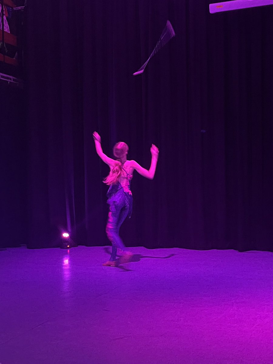 Performance@Deanes tweet media