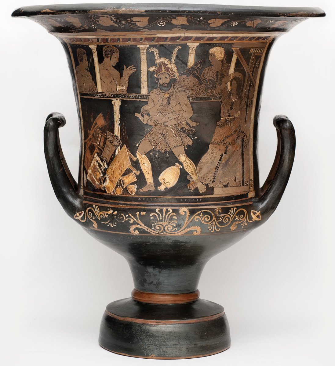 Red-figure krater showing Heracles in a frenzy induced by Hera killing his son. Ca. 350 BC.

καὶ καταρρήξω μέλαθρα καὶ δόμους ἐπεμβαλῶ,
τέκν᾿ ἀποκτείνασα πρῶτον
-
and I shall break his roof and cast his house upon him,
after first killing his children.
Euripides, Heracles
