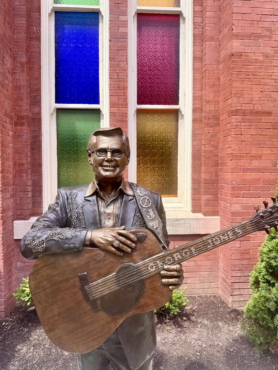 Nancy Jones and <a href="/jamey_johnson/">Jamey Johnson</a> joined us to speak during this morning's George Jones statue unveiling! 💒