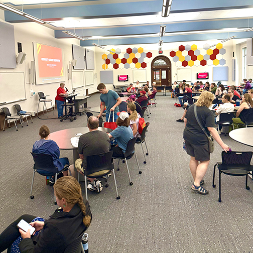 ISU_Library's tweet image. Welcome, new Cyclones! 🌪️
We’re excited to have you at Parks Library @iastate for #OnCyteOrientation! Explore study spaces, meet our librarians, and check out the iconic Grant Wood murals. We’re glad you’re here! ❤️💛 #CycloneWelcome