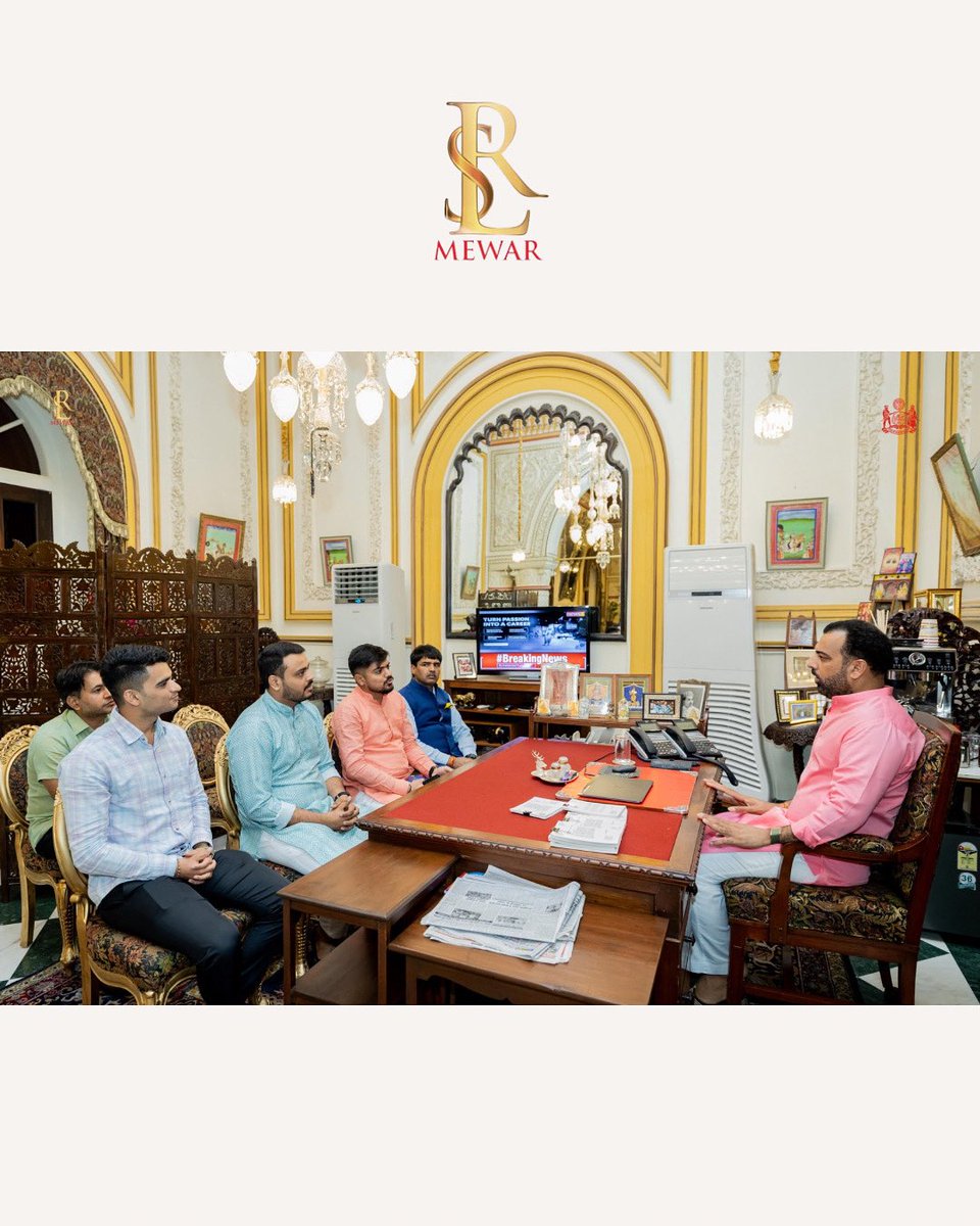 Insightful meeting with Shri Lakshyaraj Singh Ji Mewar (<a href="/lakshyarajmewar/">LakshyarajSinghMewar</a> ) at his residence, Shambhu Niwas Palace — discussing Mewar’s courageous heritage, youth power, and how culture &amp; development can shape a stronger future. 🙏✨
#MewarLegacy #FutureWithRoots