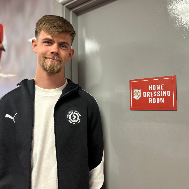 crewealexfc's tweet photo. His home 🏠🔴

#CreweAlex